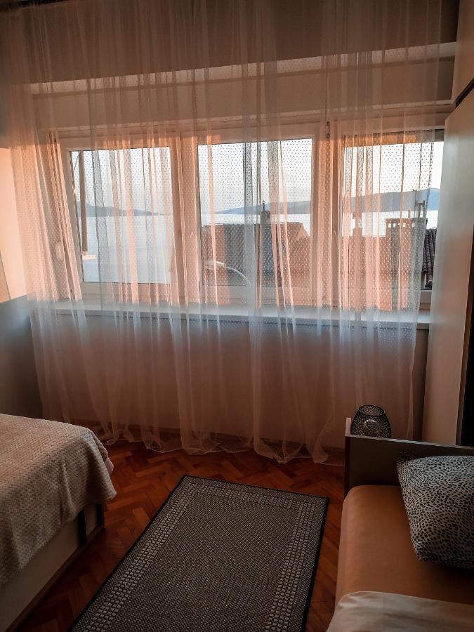 Novouredeni Stan S Balkonom I Pogledom Na More Senj  Dış mekan fotoğraf