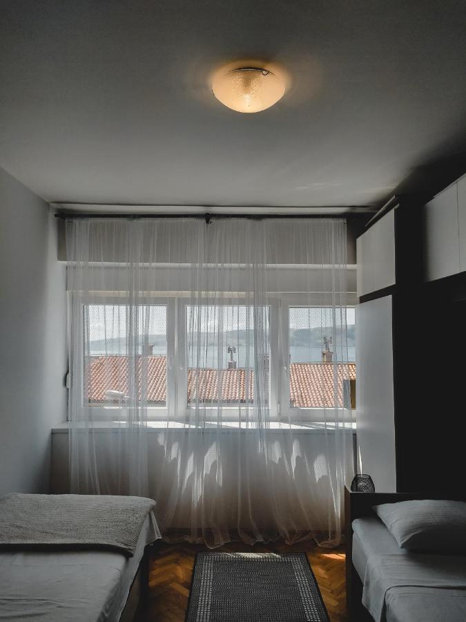 Novouredeni Stan S Balkonom I Pogledom Na More Senj  Dış mekan fotoğraf