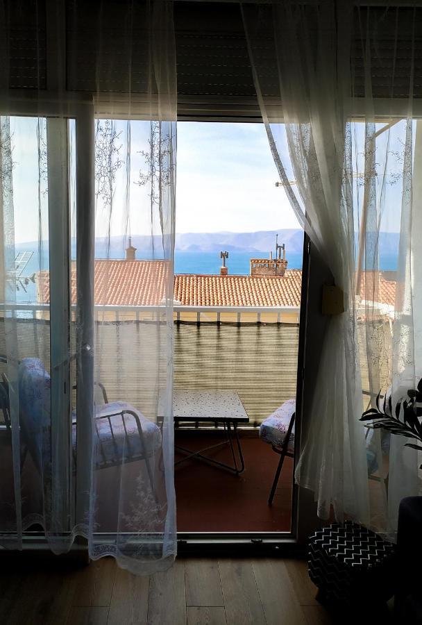 Novouredeni Stan S Balkonom I Pogledom Na More Senj  Dış mekan fotoğraf