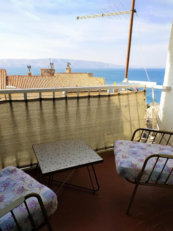 Novouredeni Stan S Balkonom I Pogledom Na More Senj  Dış mekan fotoğraf