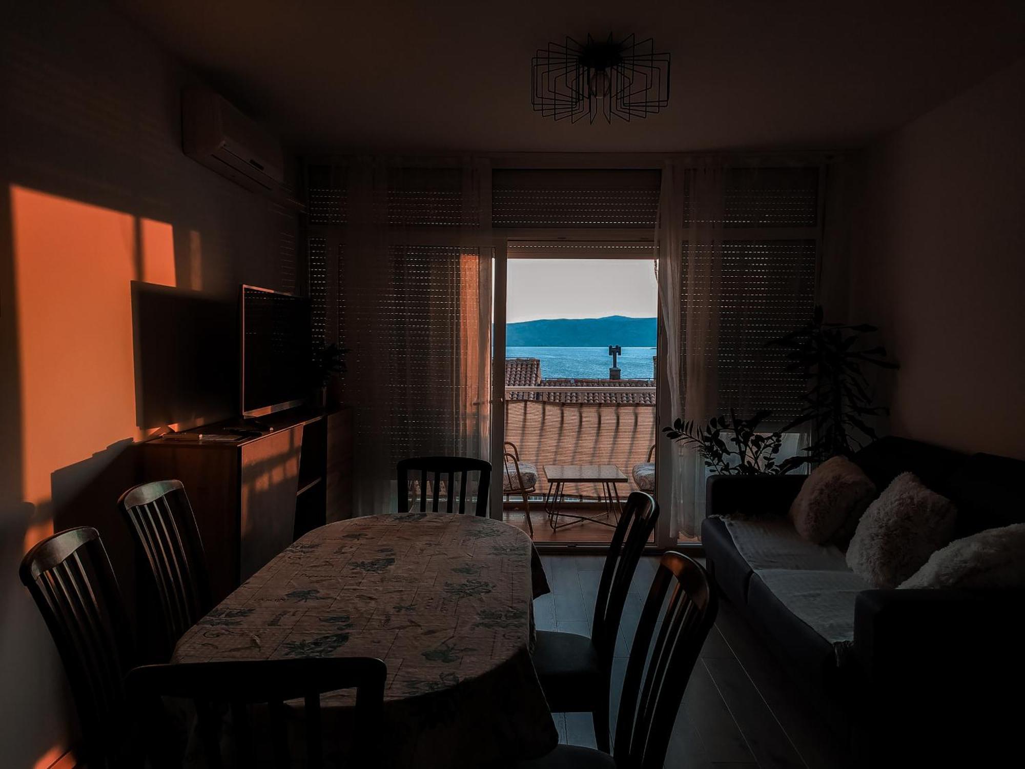 Novouredeni Stan S Balkonom I Pogledom Na More Senj  Dış mekan fotoğraf