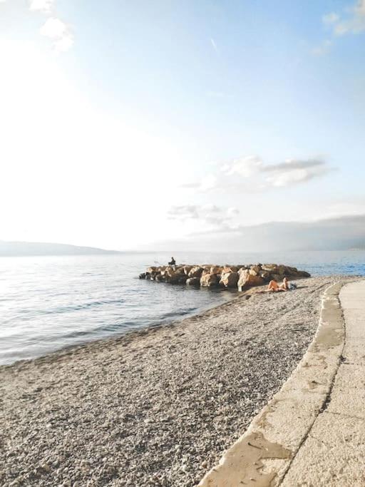 Novouredeni Stan S Balkonom I Pogledom Na More Senj  Dış mekan fotoğraf