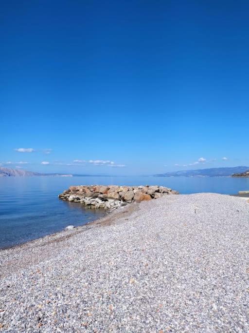 Novouredeni Stan S Balkonom I Pogledom Na More Senj  Dış mekan fotoğraf