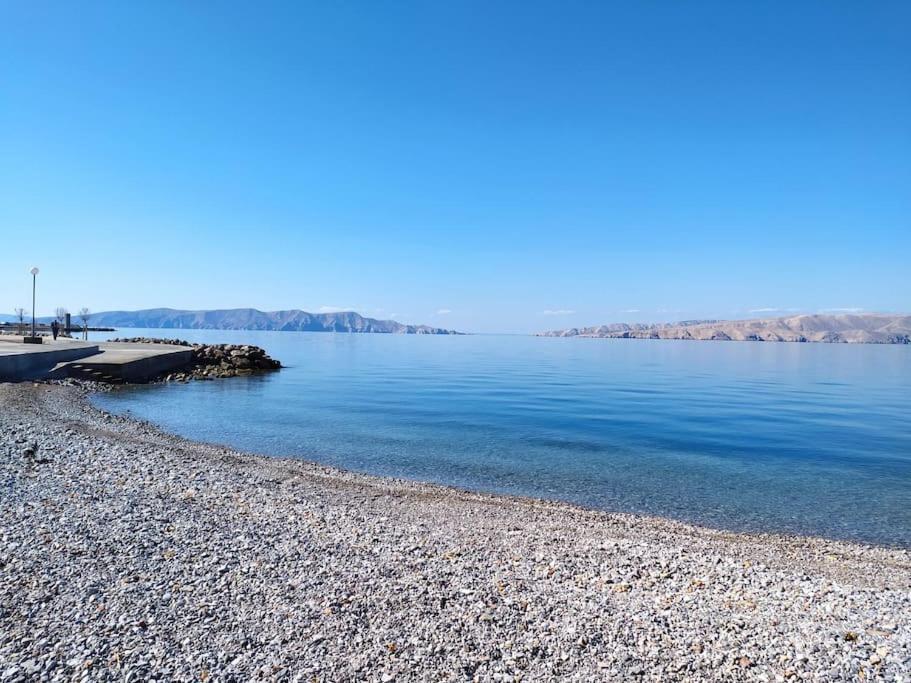 Novouredeni Stan S Balkonom I Pogledom Na More Senj  Dış mekan fotoğraf
