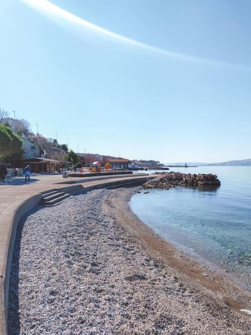 Novouredeni Stan S Balkonom I Pogledom Na More Senj  Dış mekan fotoğraf
